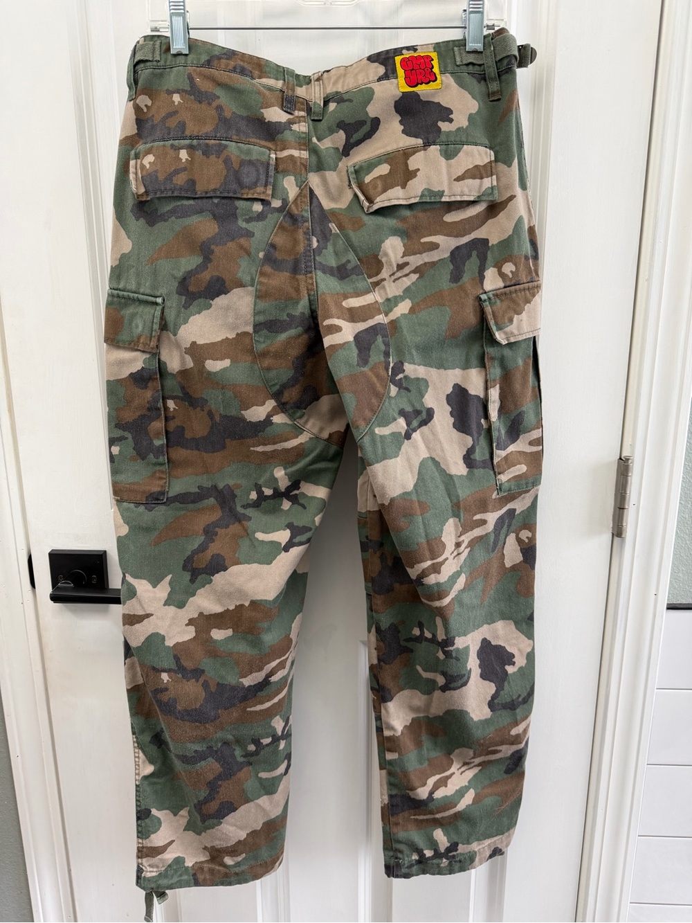 Empyre Men's Camo Cargo Pants in Woodland Green EUC - Picture 4 of 4